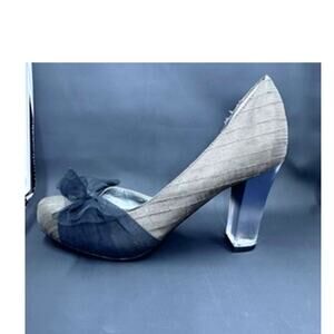 "SIMPLY VERA WANG", Gray High Heel Shoes,Lucite Heel, NO SIZE!!PLZ‎ READ!!